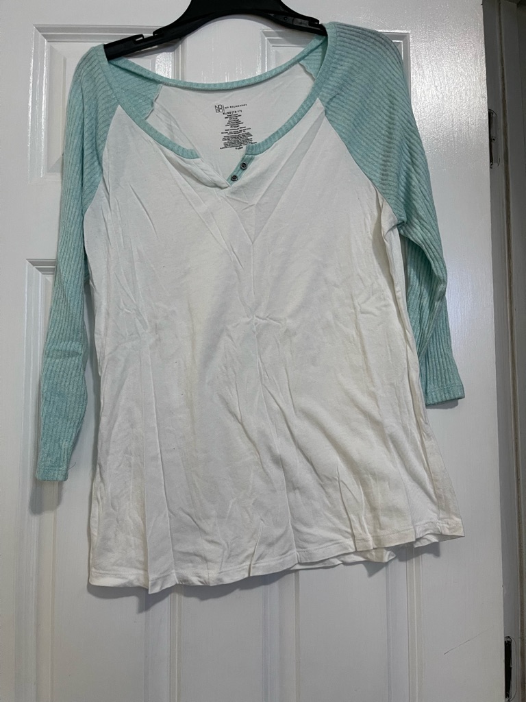 No Boundaries White Top With Mint Raglan 3/4 Sleeves